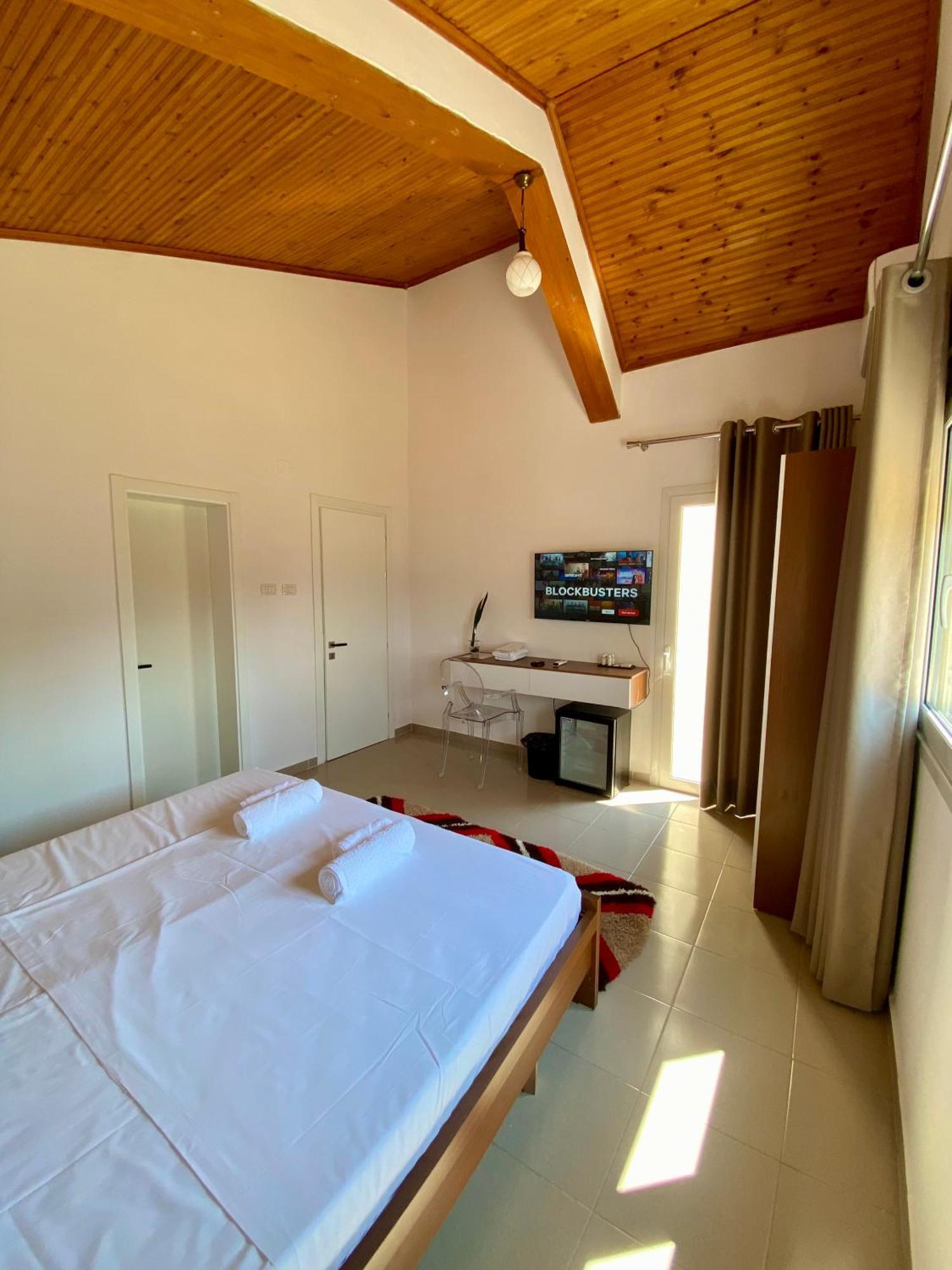 Villa Niku Берат Экстерьер фото